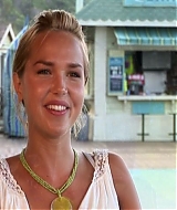 2006-AquamarineFeaturette-AllAboutFashion-081.jpg