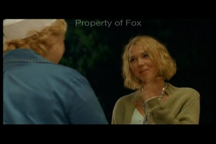 2006-AquamarineFeaturette-KickinitOnSet-018.jpg