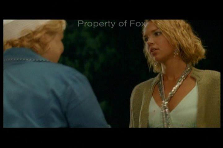 2006-AquamarineFeaturette-KickinitOnSet-039.jpg
