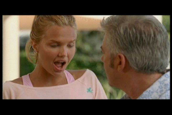 2006-AquamarineFeaturette-KickinitOnSet-058.jpg