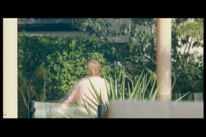 2006-AquamarineFeaturette-KickinitOnSet-087.jpg