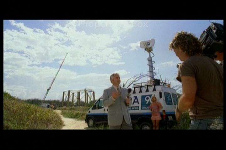 2006-AquamarineFeaturette-KickinitOnSet-095.jpg