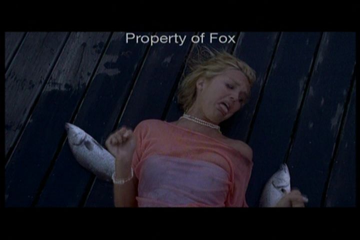 2006-AquamarineFeaturette-KickinitOnSet-123.jpg