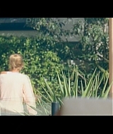 2006-AquamarineFeaturette-KickinitOnSet-086.jpg