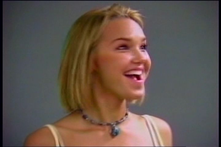 2006-AquamarineFeaturette-AwesomeAudition-100.jpg