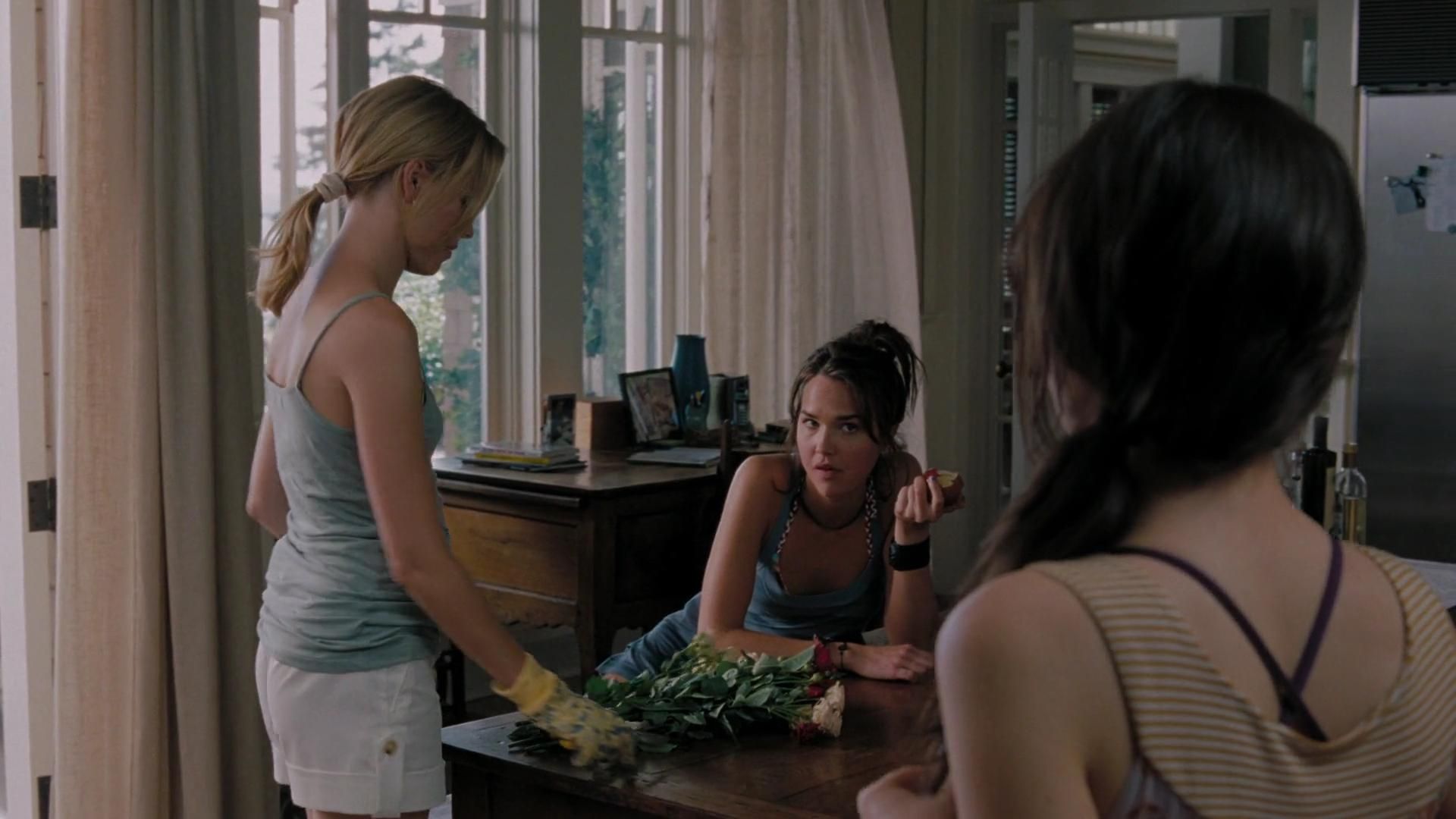 2009-TheUninvited-0306.jpg