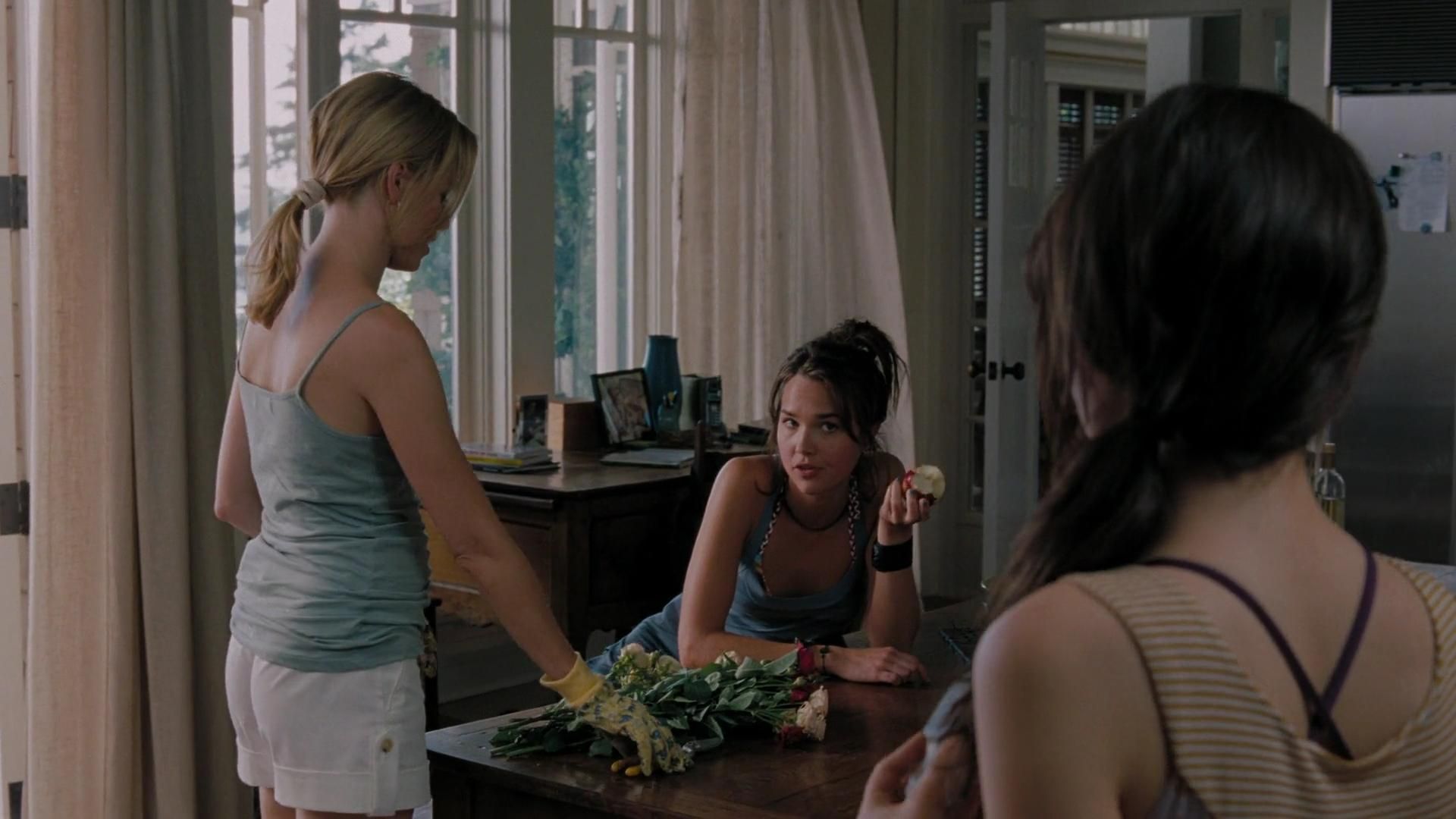 2009-TheUninvited-0307.jpg