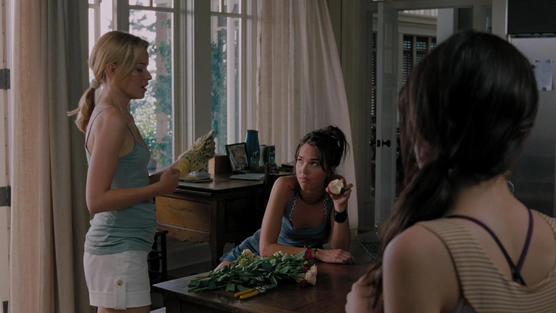 2009-TheUninvited-0310.jpg