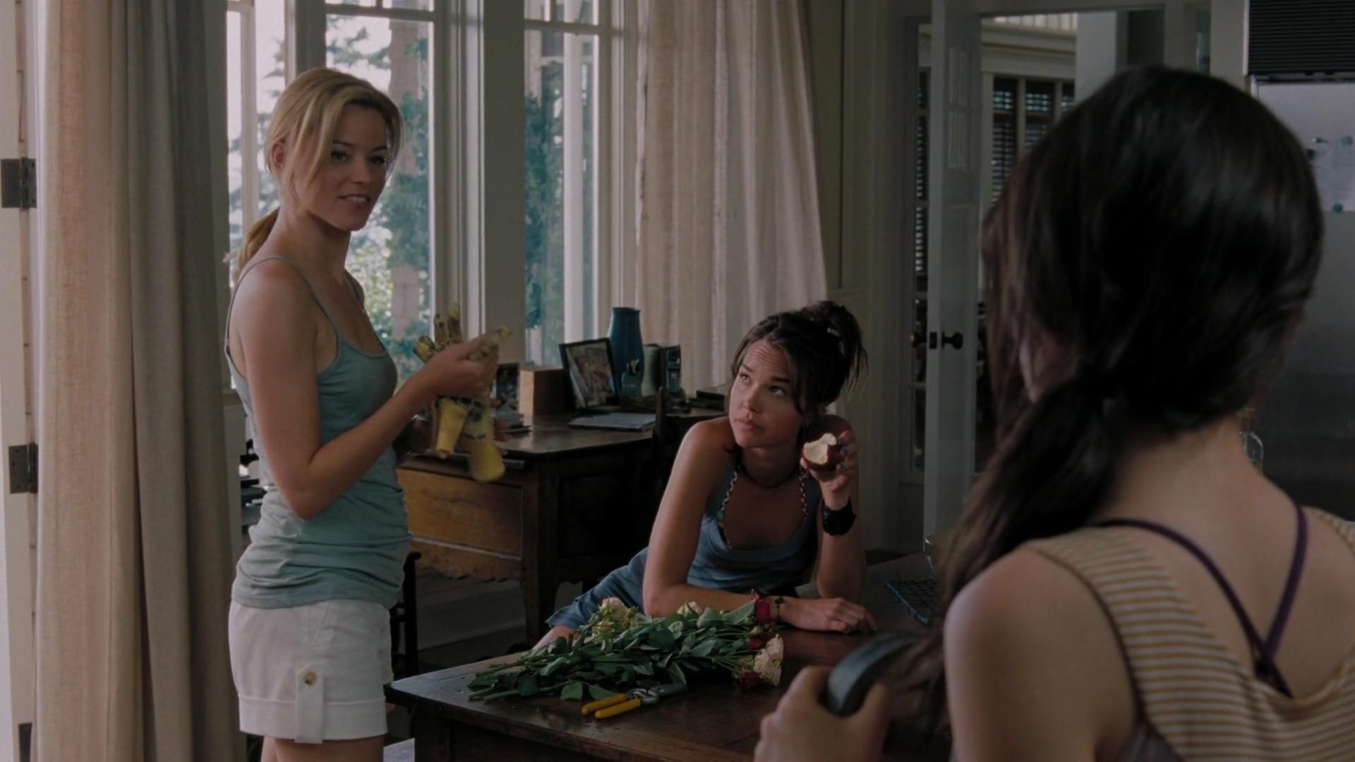 2009-TheUninvited-0315.jpg