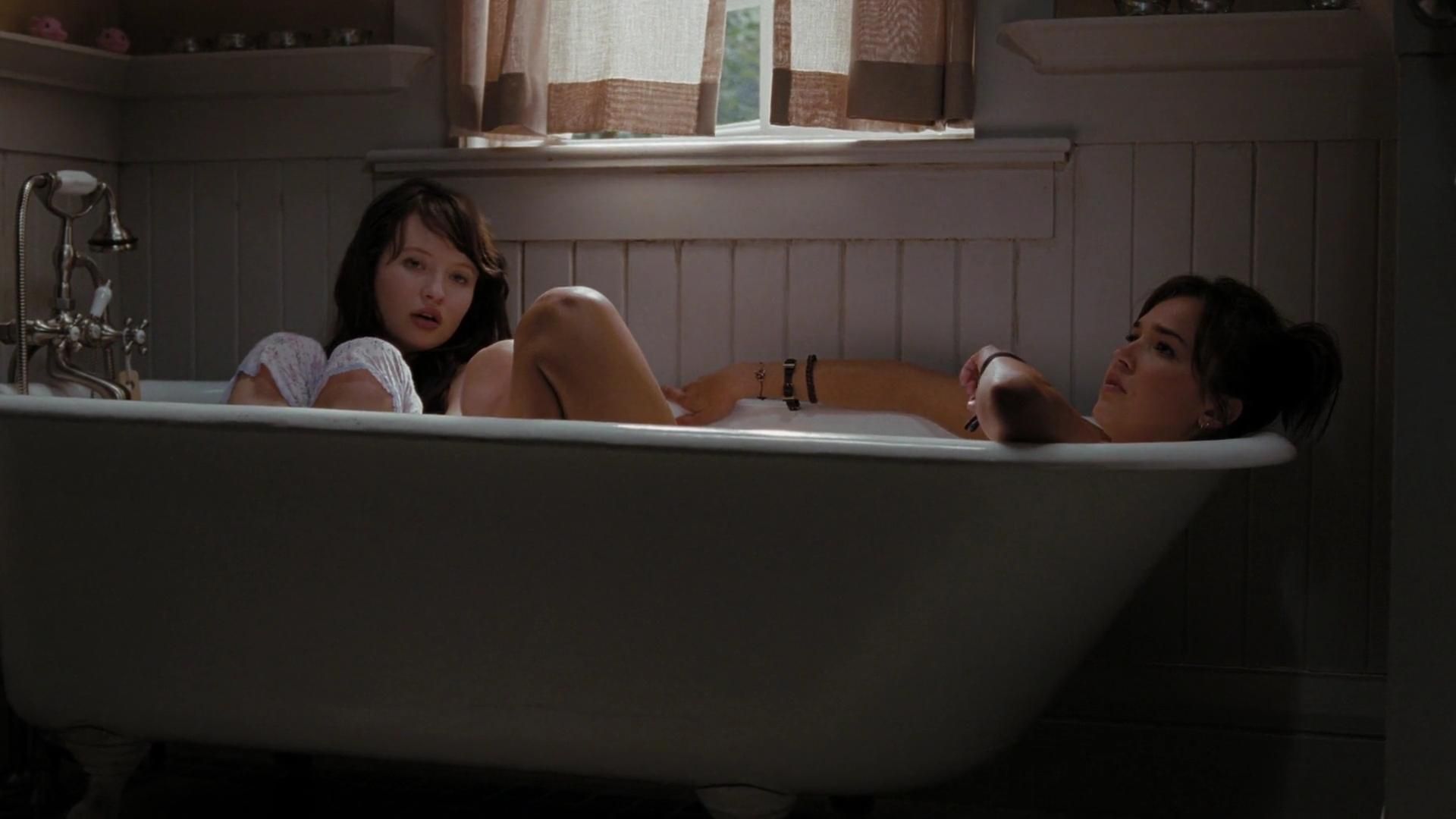 2009-TheUninvited-0506.jpg