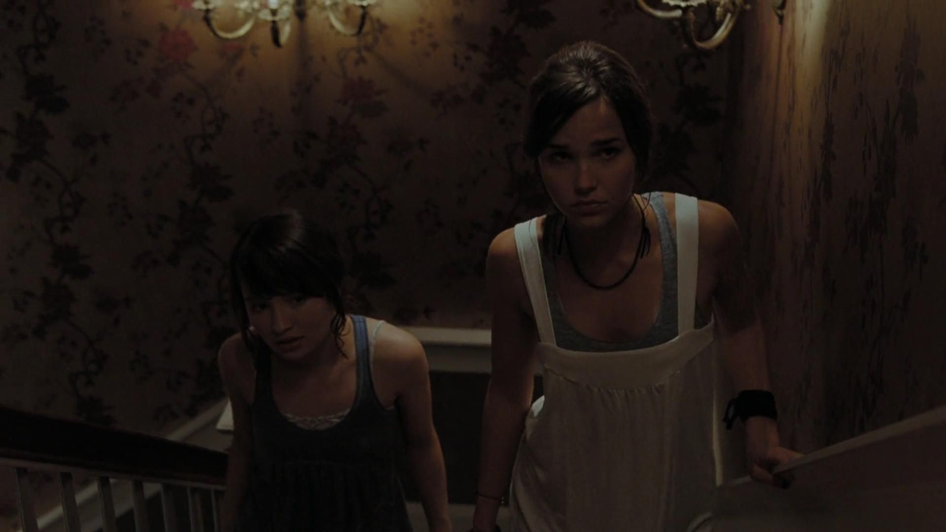 2009-TheUninvited-1276.jpg