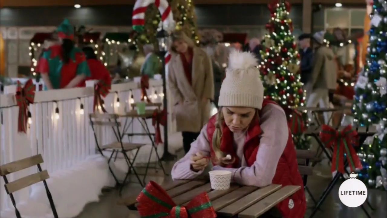 2017-FourChristmasandWedding-1070.jpg