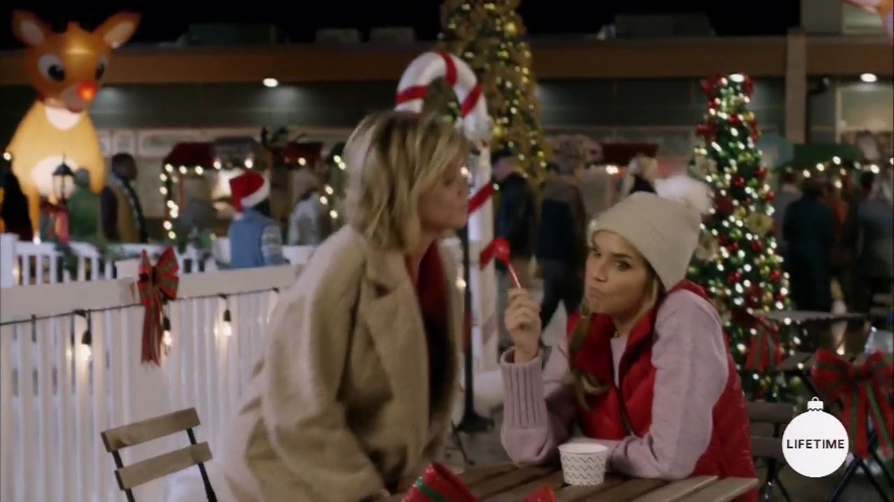 2017-FourChristmasandWedding-1074.jpg