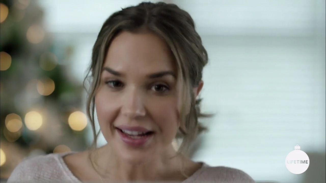 2017-FourChristmasandWedding-1682.jpg