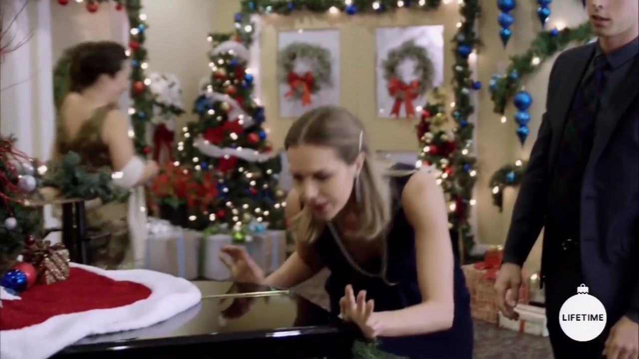 2017-FourChristmasandWedding-1857.jpg