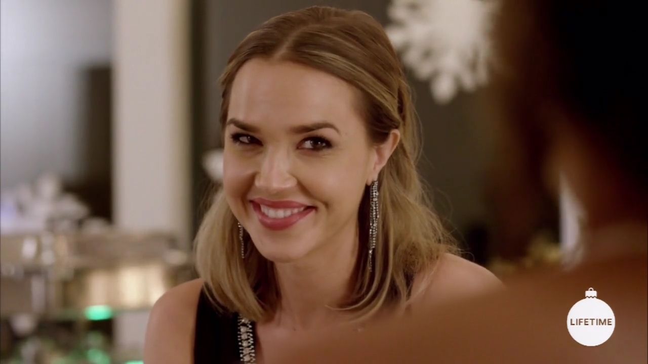 2017-FourChristmasandWedding-1934.jpg
