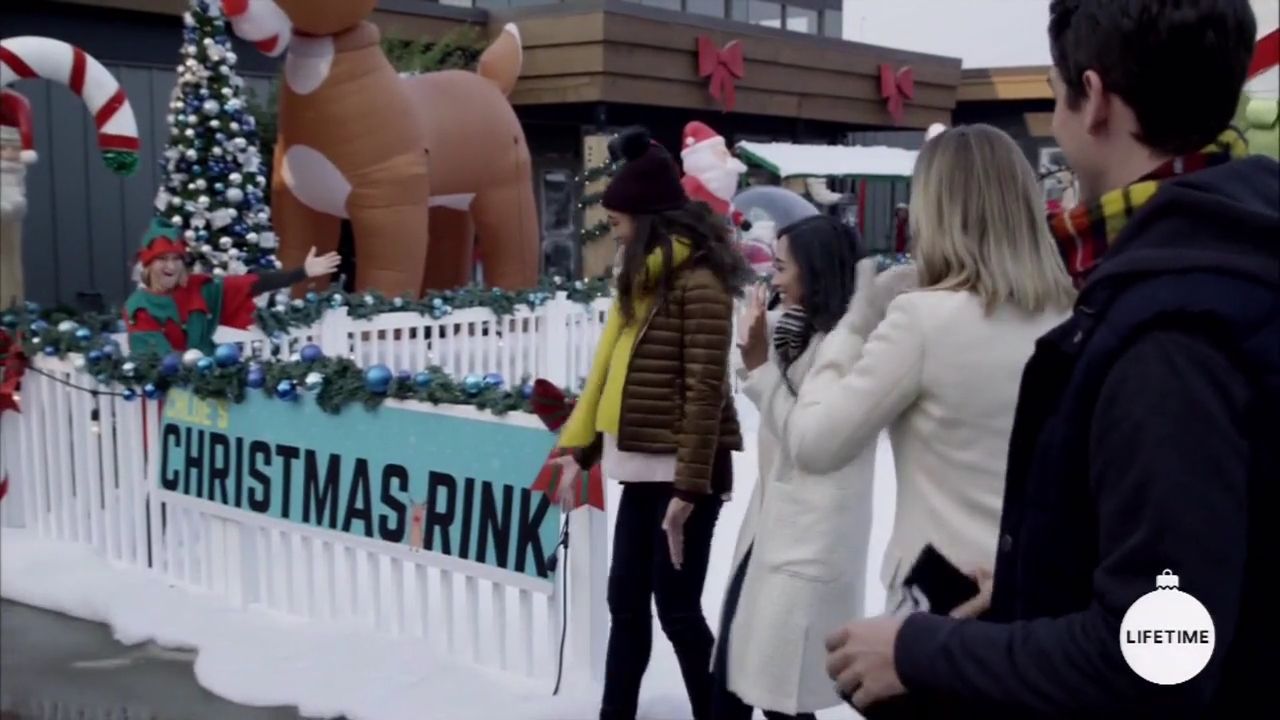 2017-FourChristmasandWedding-2089.jpg
