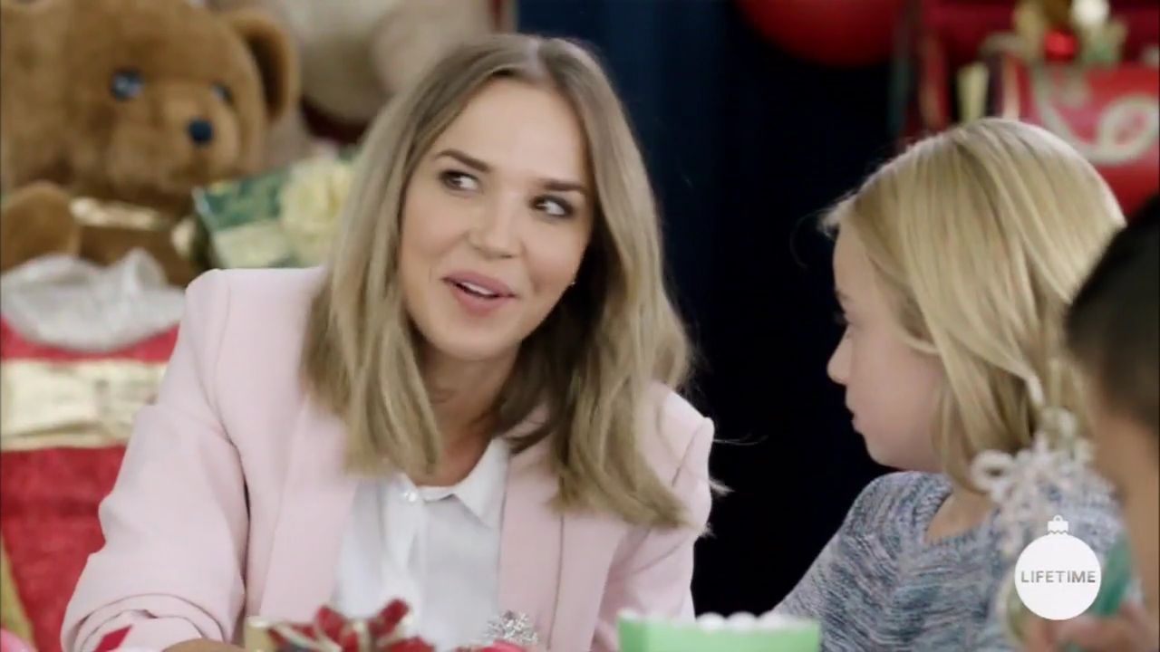2017-FourChristmasandWedding-2101.jpg