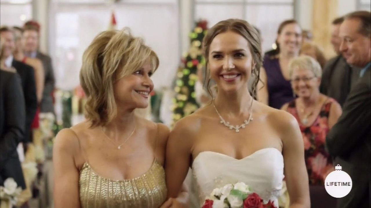 2017-FourChristmasandWedding-2295.jpg