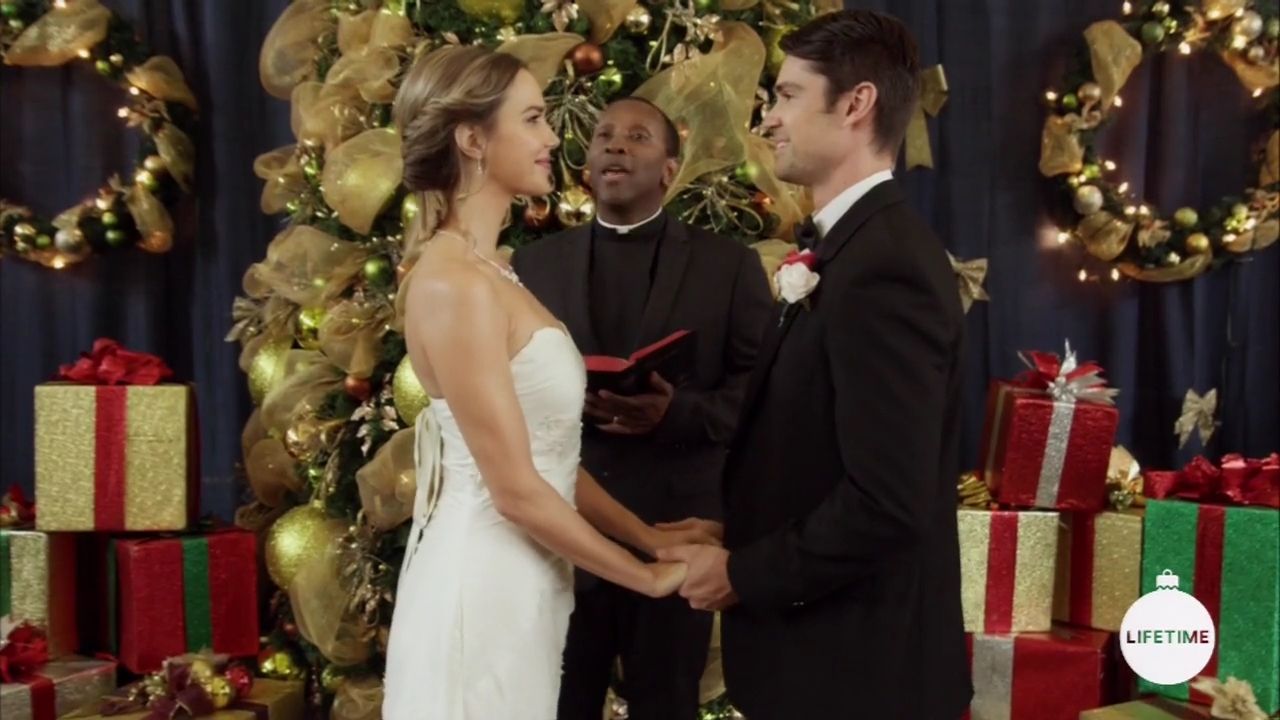 2017-FourChristmasandWedding-2312.jpg