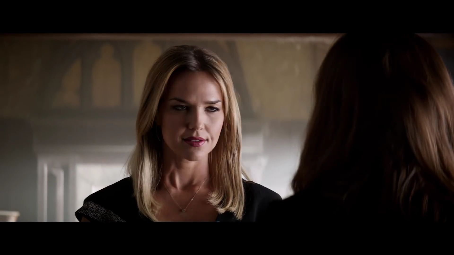 FiftyShadesTrailer1_165.jpg