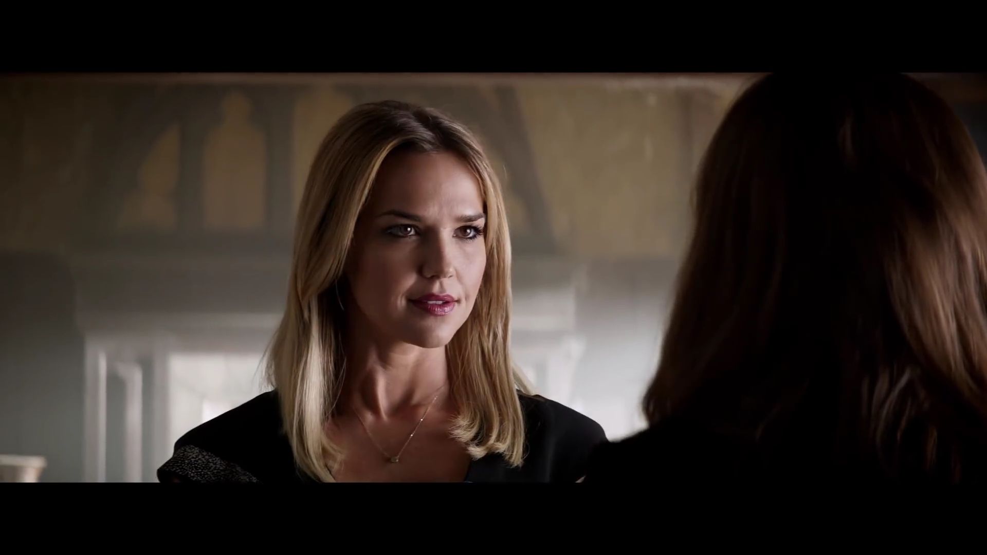 FiftyShadesTrailer1_174.jpg