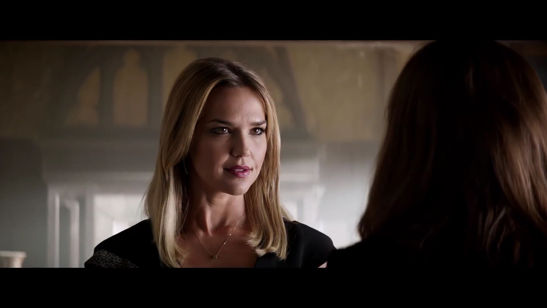 FiftyShadesTrailer1_180.jpg