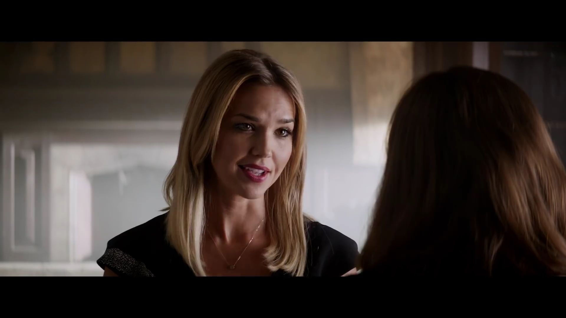 FiftyShadesTrailer1_185.jpg