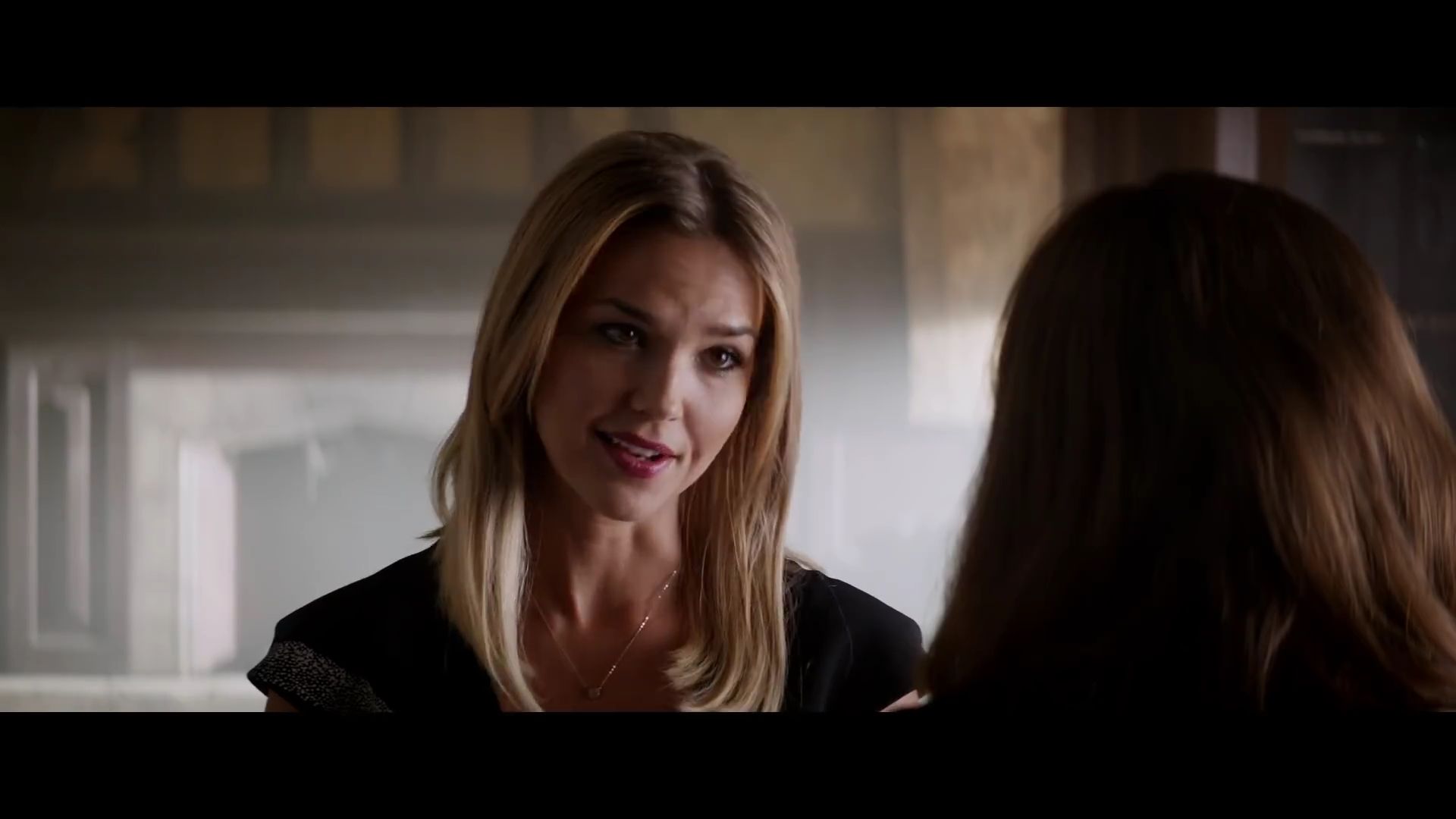 FiftyShadesTrailer1_188.jpg