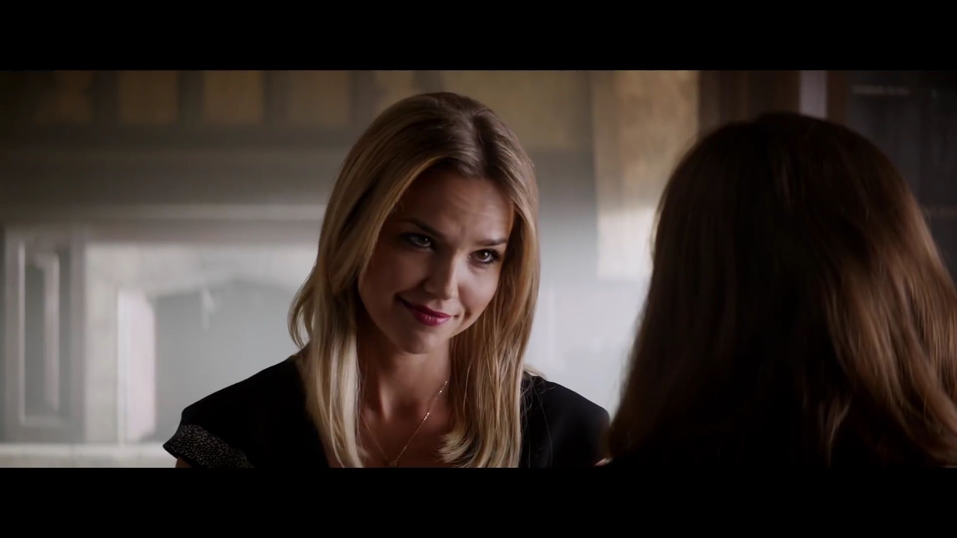 FiftyShadesTrailer1_199.jpg