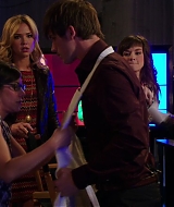 90210-S04E16-084.jpg