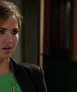 90210-S05E01-022.jpg