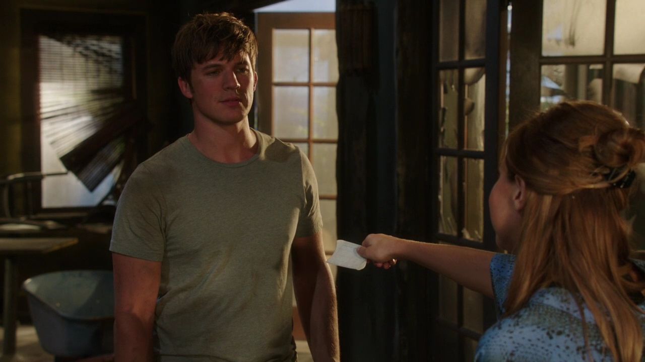 90210-S05E02-025.jpg