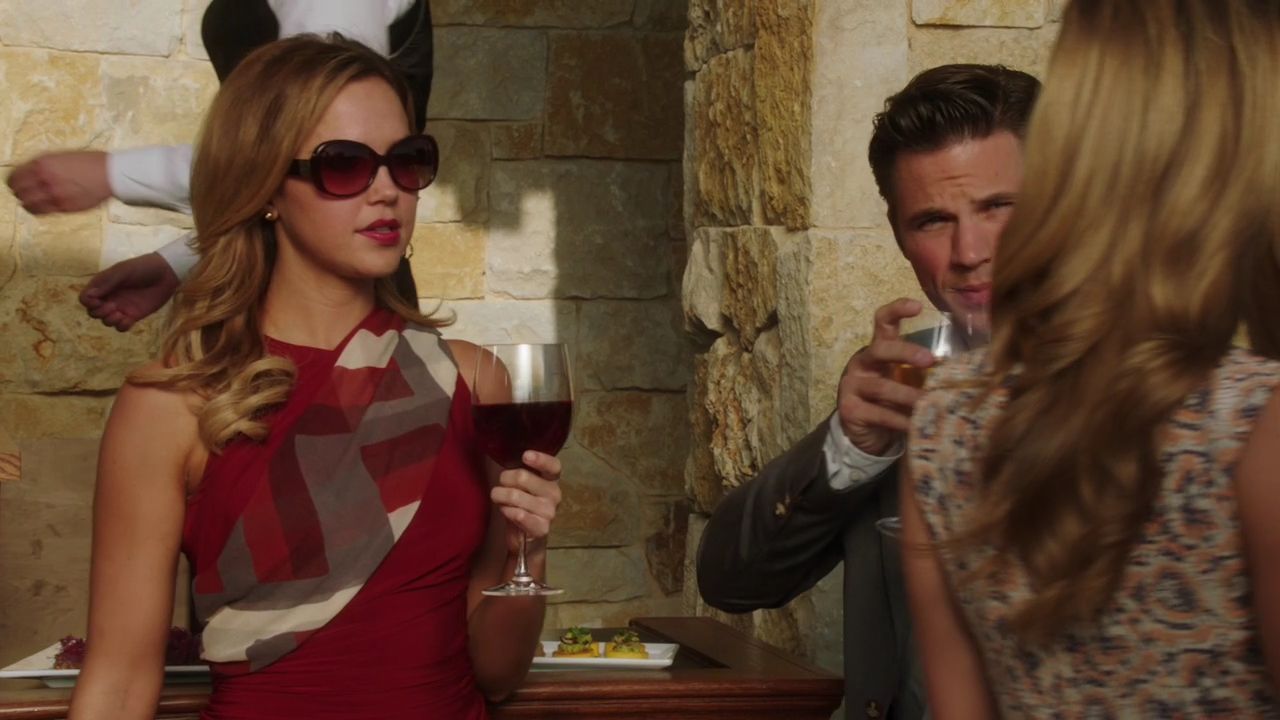 90210-S05E02-150.jpg