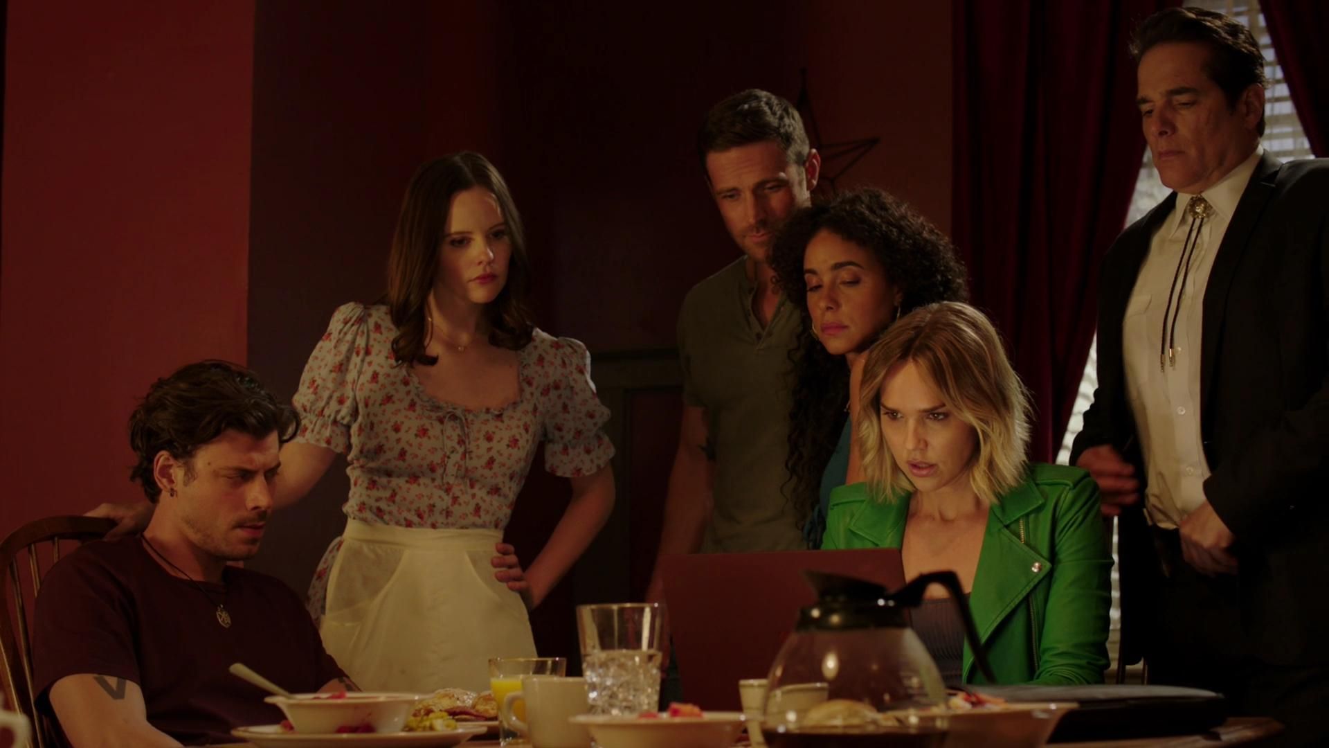 MidnightTexas-S02E01-048.jpg