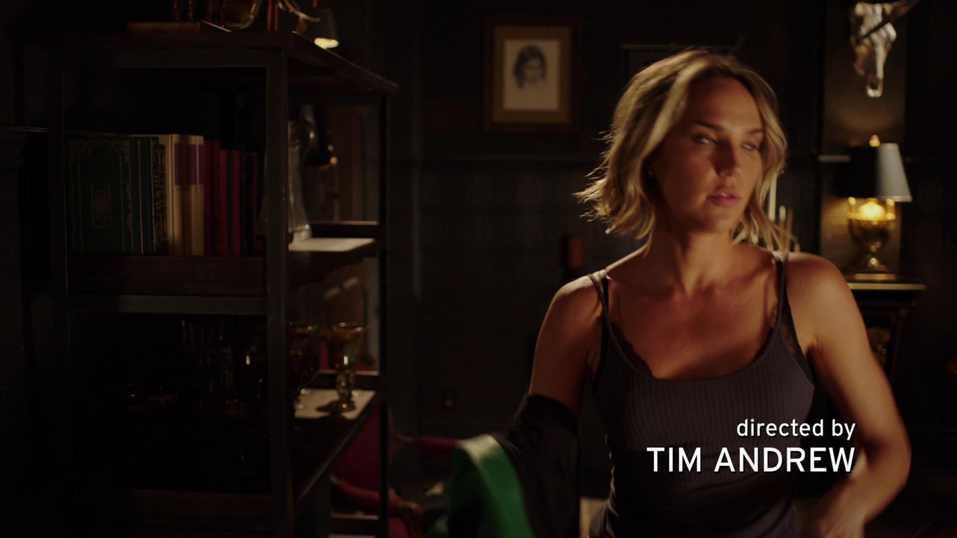 MidnightTexas-S02E01-080.jpg