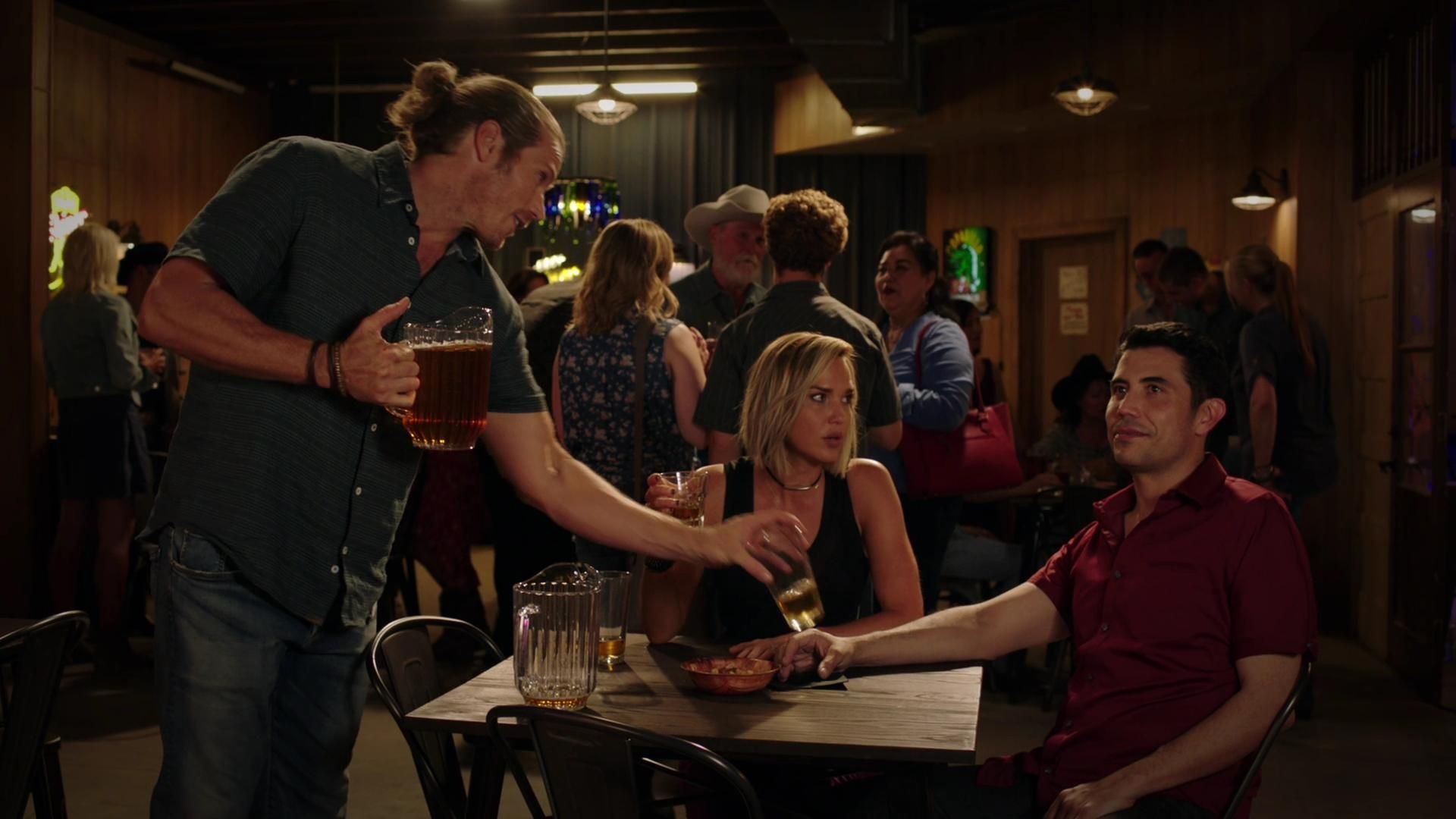 MidnightTexas-S02E01-184.jpg
