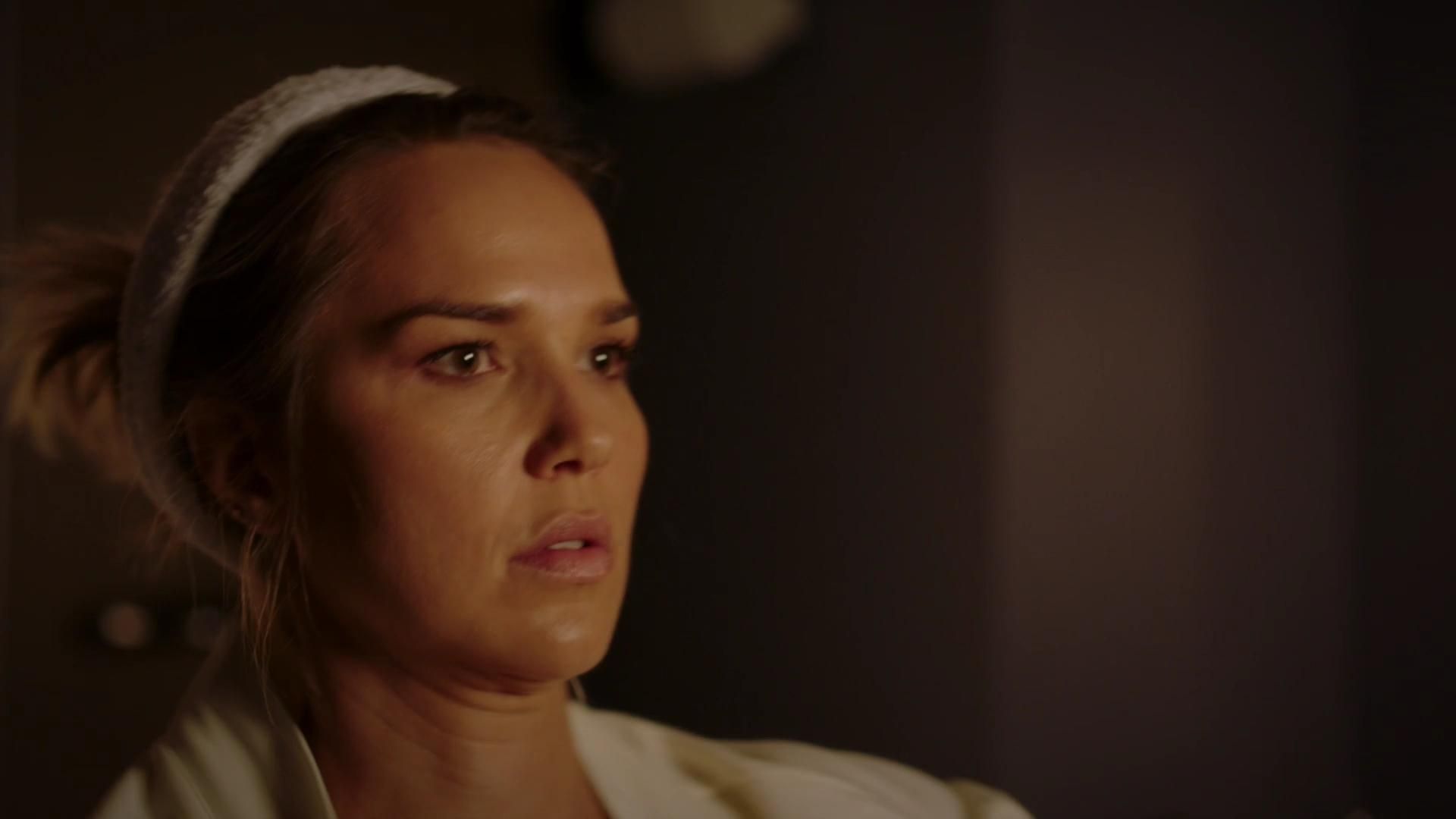 MidnightTexas-S02E01-208.jpg