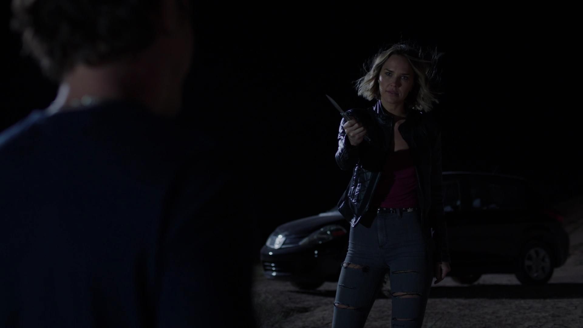 MidnightTexas-S02E01-254.jpg