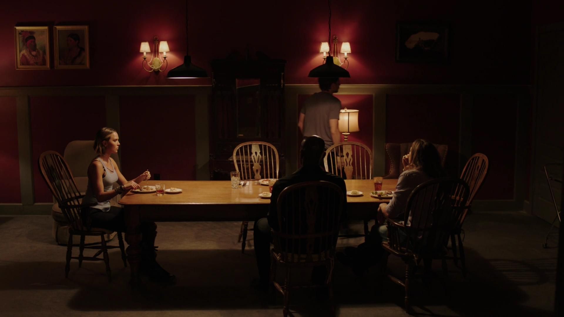 MidnightTexas-S02E02-018.jpg