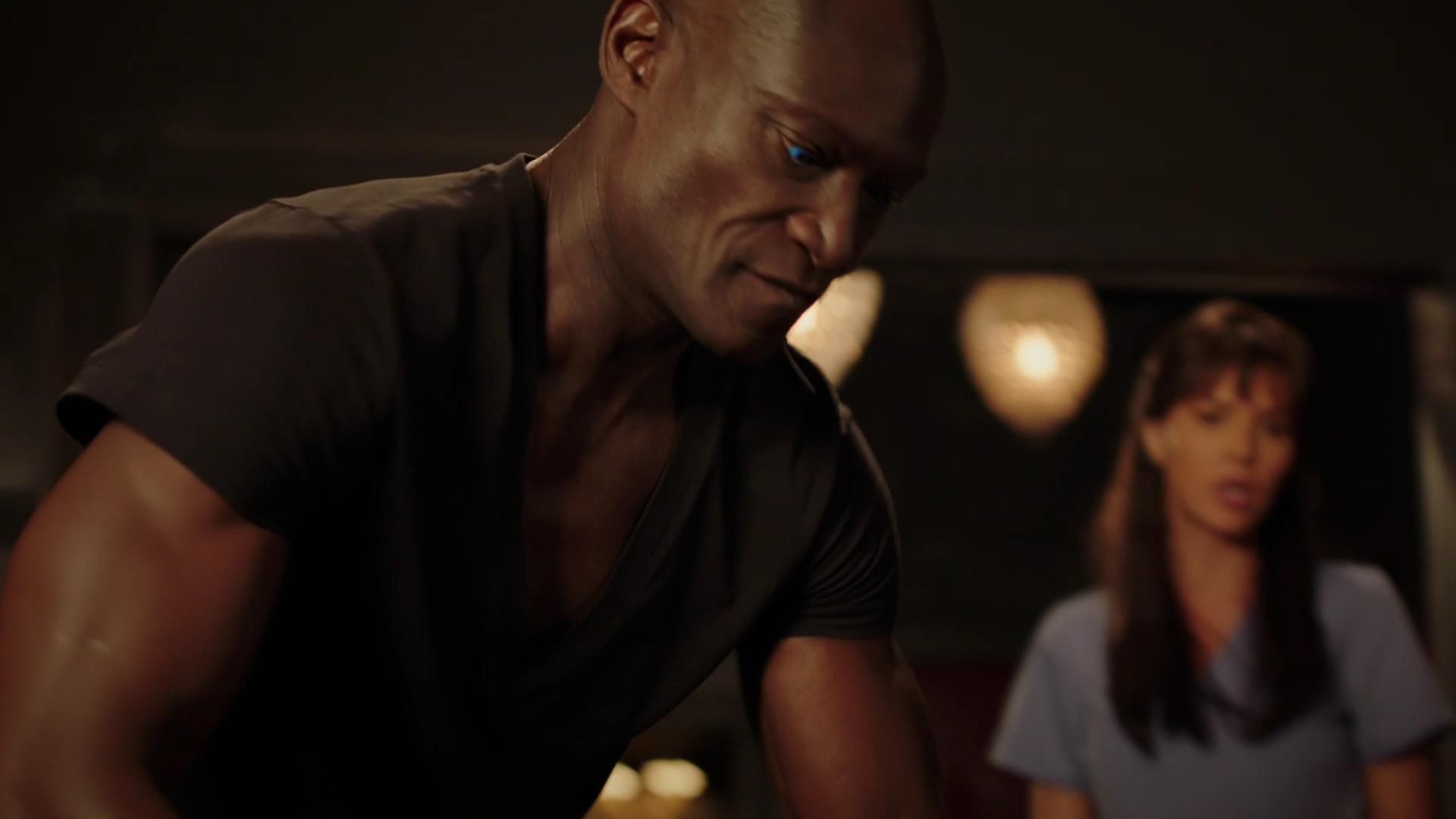 MidnightTexas-S02E02-135.jpg
