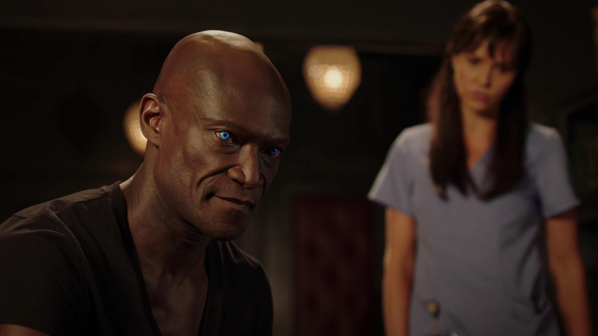 MidnightTexas-S02E02-139.jpg