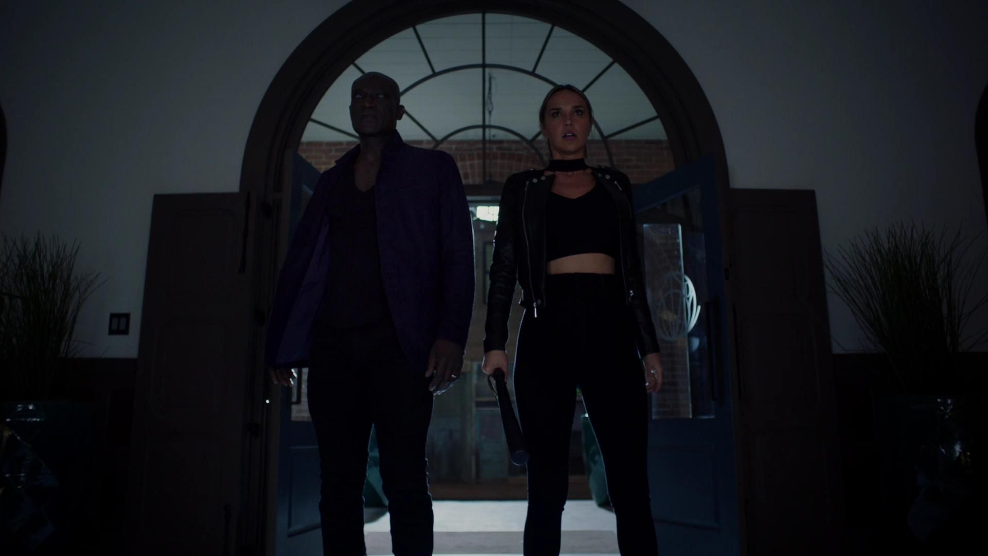 MidnightTexas-S02E02-198.jpg