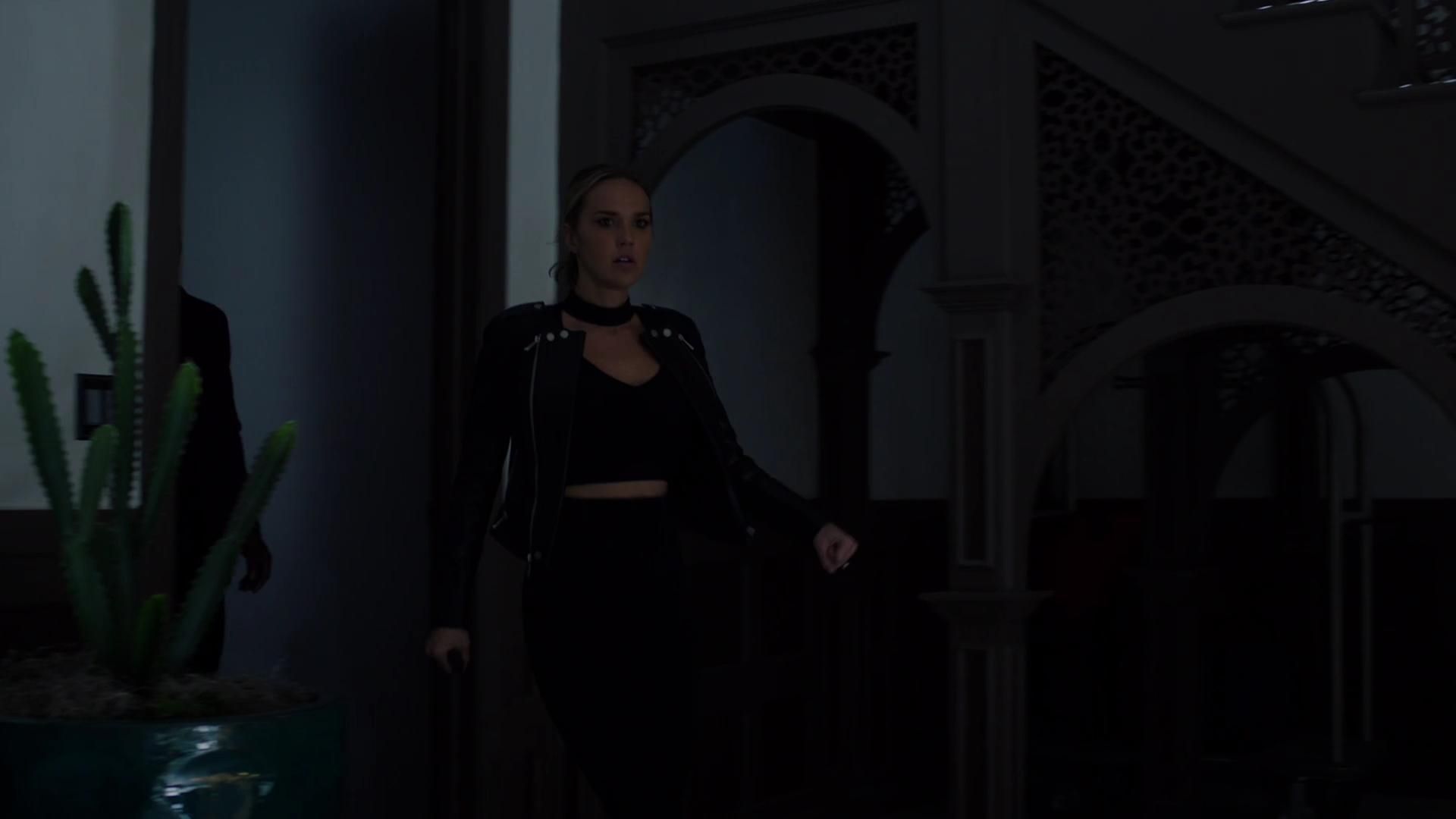 MidnightTexas-S02E02-216.jpg