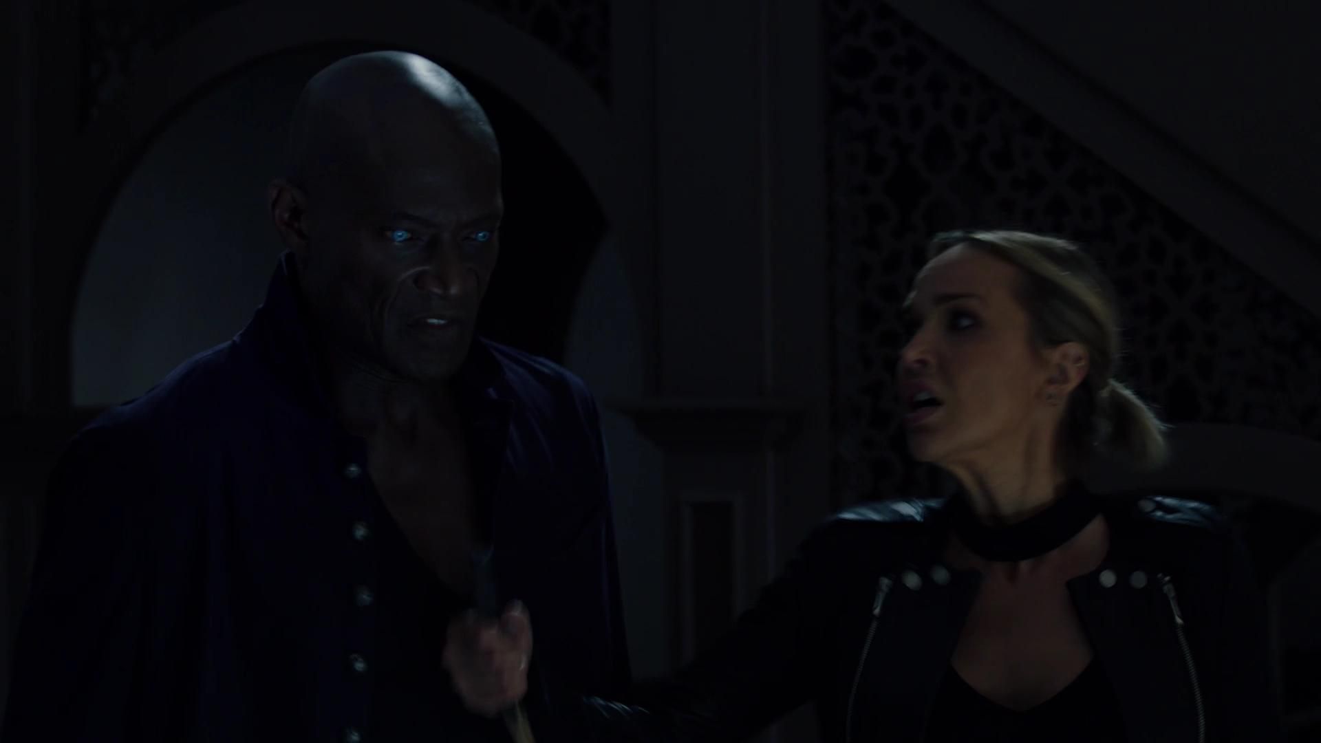 MidnightTexas-S02E02-217.jpg