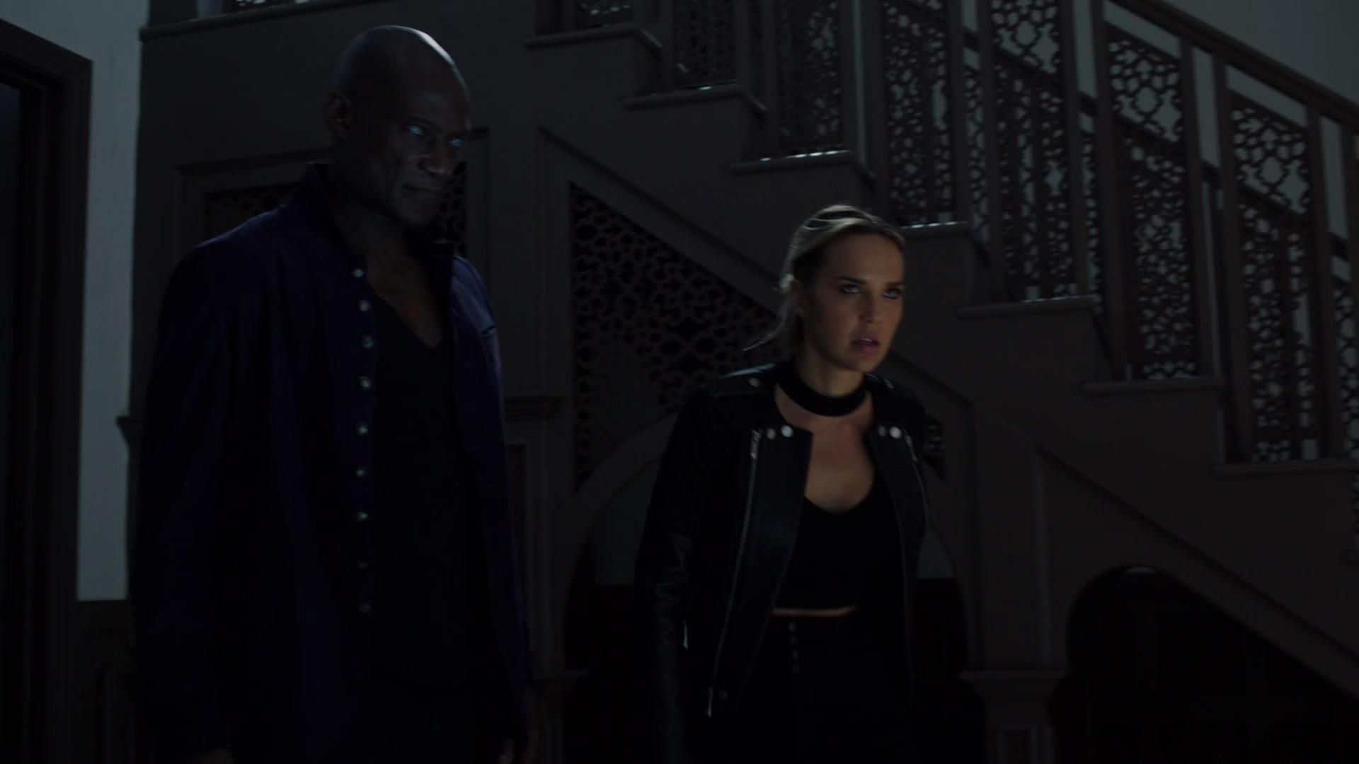 MidnightTexas-S02E02-218.jpg