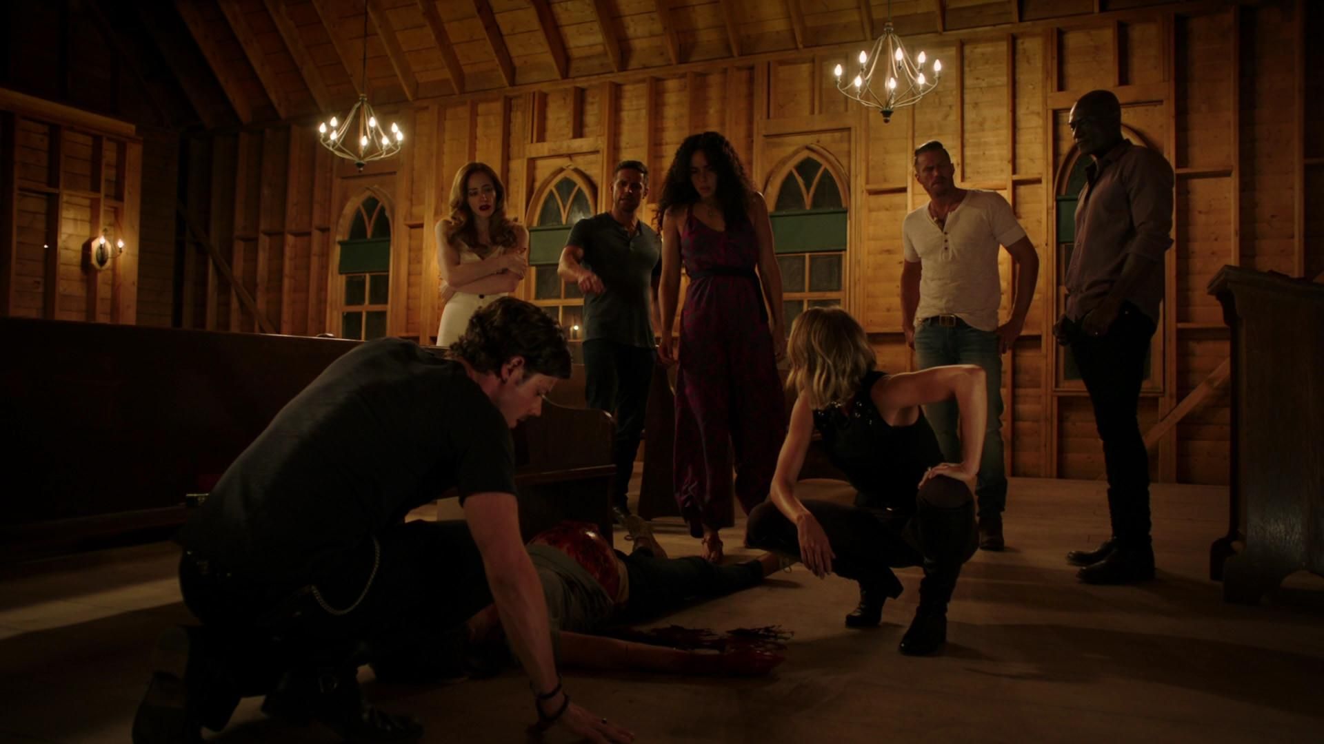 MidnightTexas-S02E04-021.jpg