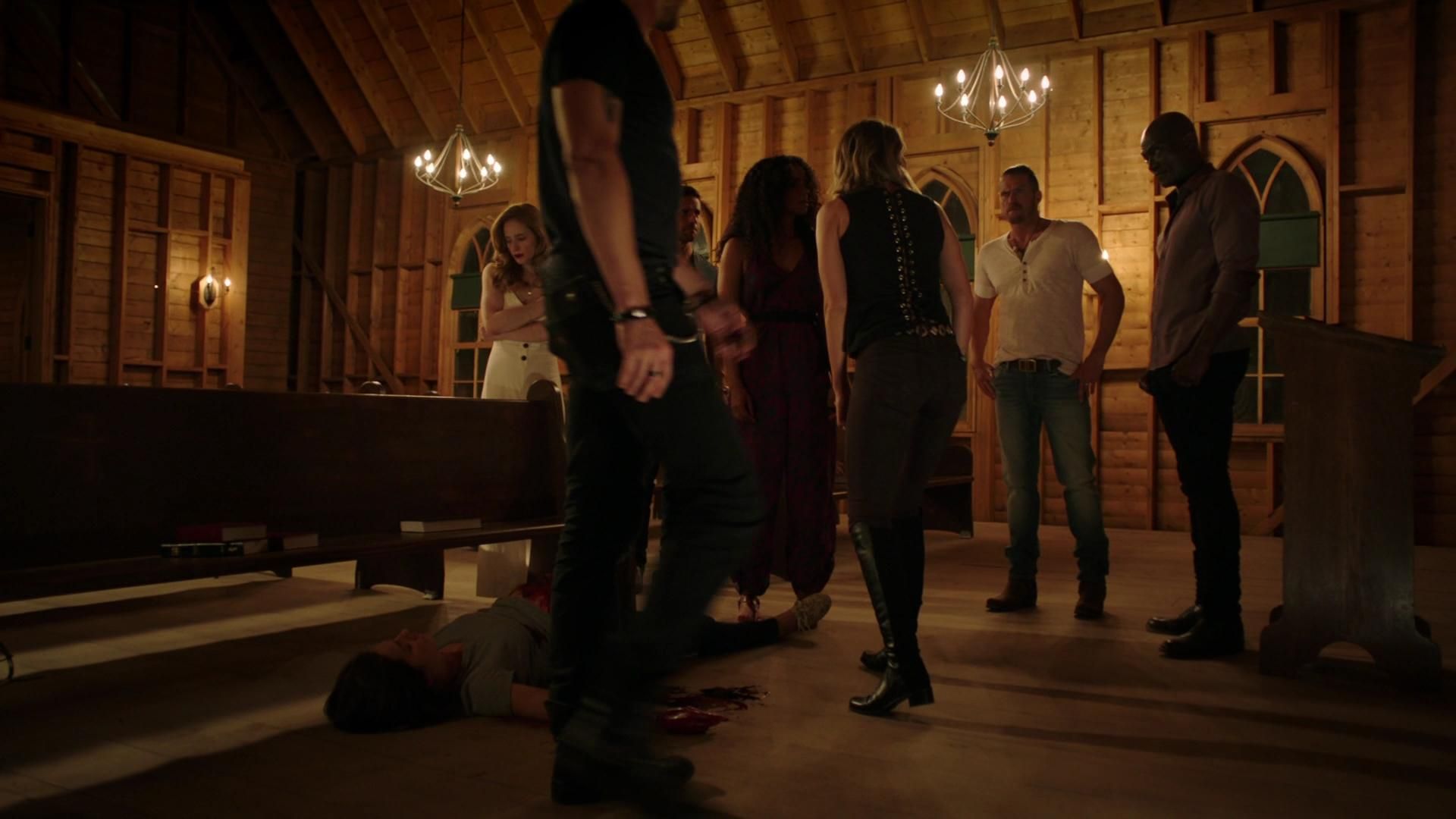 MidnightTexas-S02E04-027.jpg