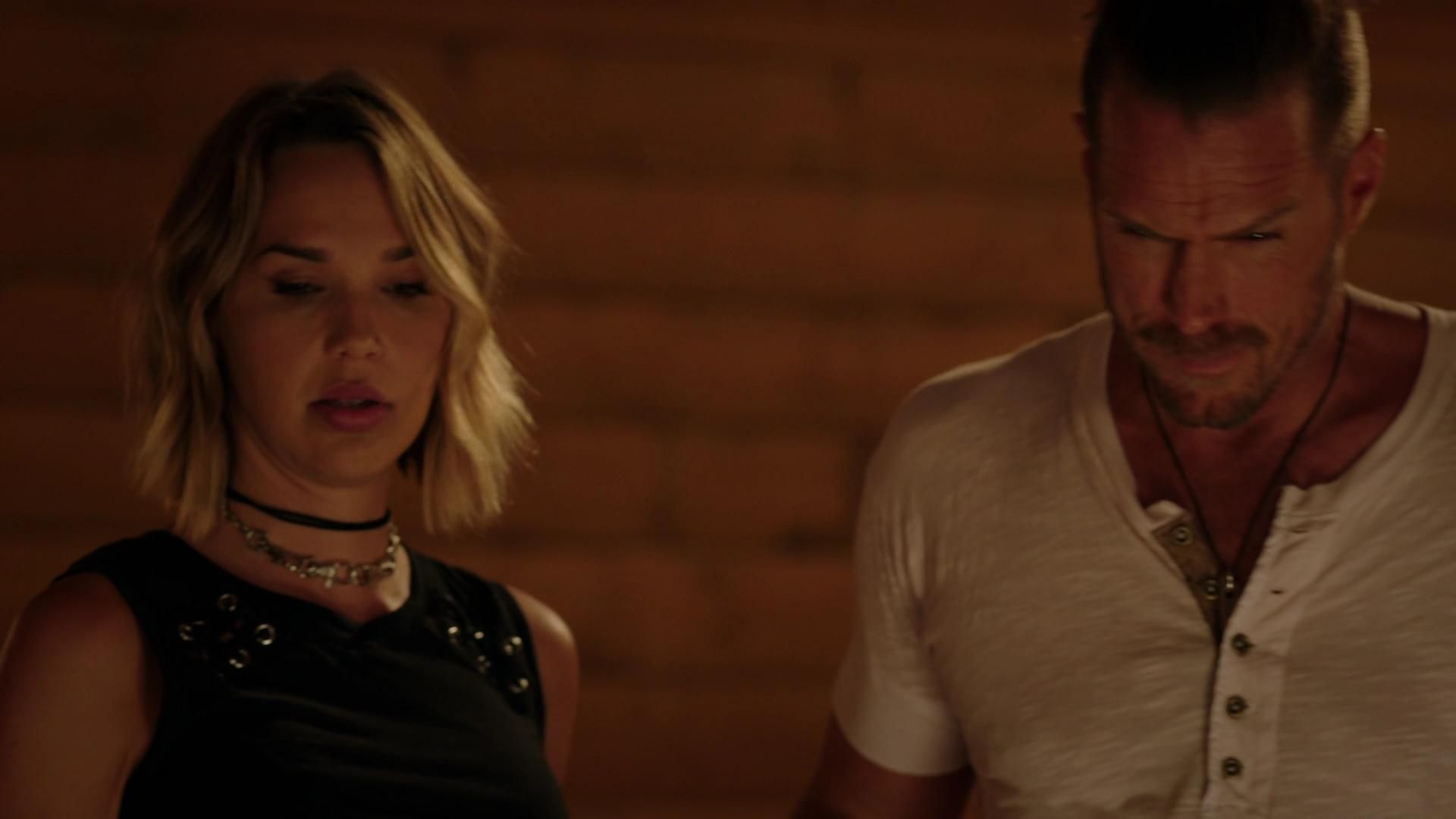 MidnightTexas-S02E04-037.jpg