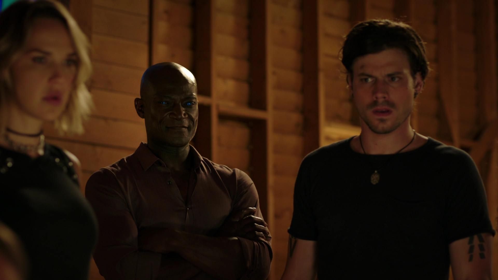 MidnightTexas-S02E04-041.jpg